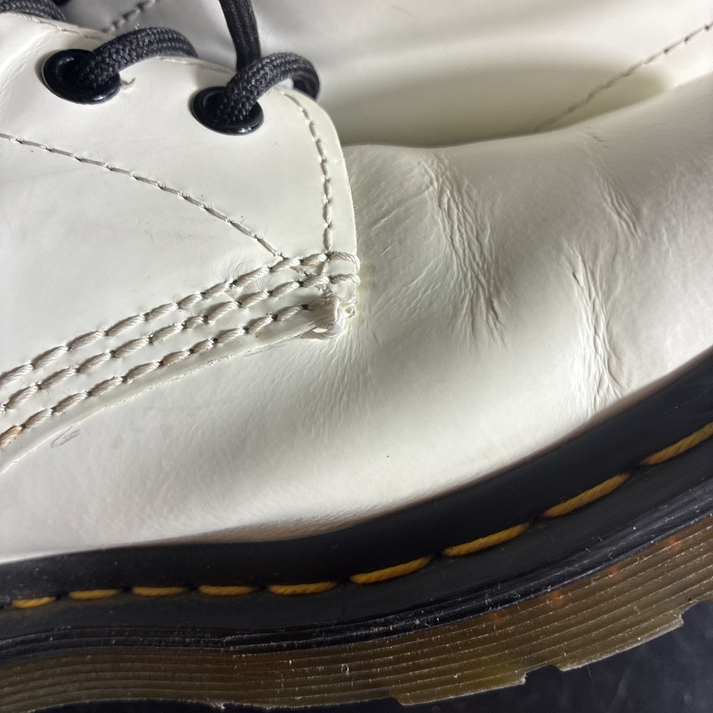 Dr. Martens 11821 Women's Size 8 White Leather Lace Up Combat Boots Grunge - Picture 8 of 9